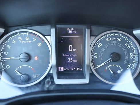 Used 2017 Toyota Tacoma SR5 w/ Tow Package image 40