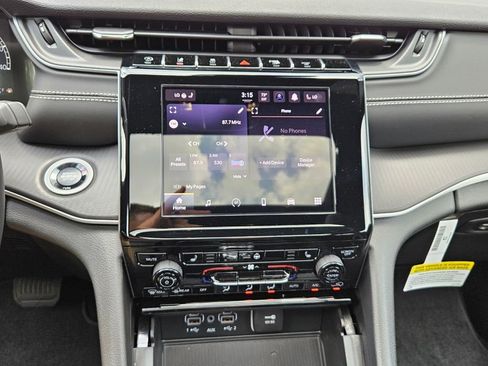 New 2025 Jeep Grand Cherokee Laredo X w/ Luxury Tech Group I RWD image 18