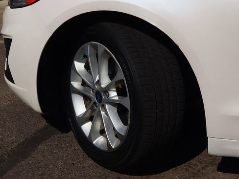 Used 2019 Ford Fusion SE image 5