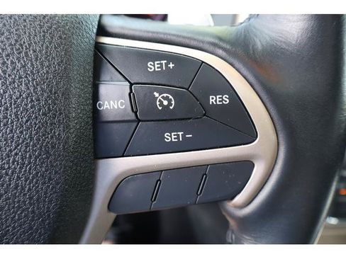 Used 2016 Jeep Grand Cherokee Laredo 75th Anniversary AWD/4WD image 14