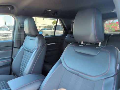 Used 2026 Ford Explorer ST-Line w/ ST-Line Street Pack RWD image 7