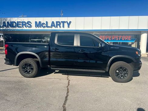 Used 2023 Chevrolet Silverado 1500 ZR2 w/ Technology Package image 3