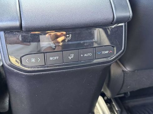 Used 2023 Toyota Highlander XSE AWD/4WD image 38