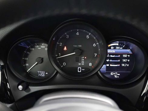 Certified 2024 Porsche Macan AWD/4WD image 24