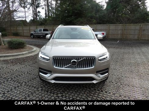 Certified 2024 Volvo XC90 B5 Plus image 3