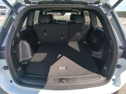 New 2025 Jeep Grand Cherokee 4WD image 14