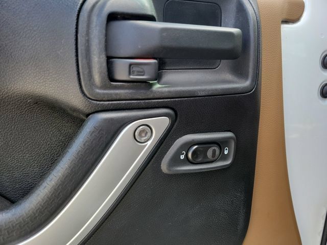 Used 2013 Jeep Wrangler Unlimited Sahara w/ Connectivity Group AWD/4WD image 19