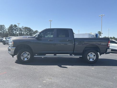 Used 2024 RAM 2500 Tradesman w/ Chrome Appearance Group image 9