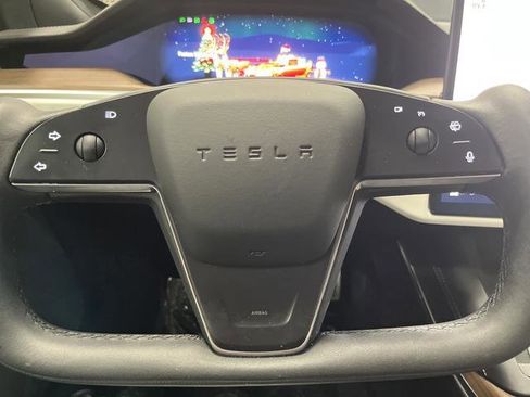 Used 2022 Tesla Model S image 16