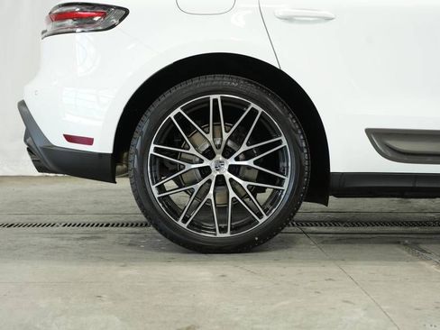 New 2025 Porsche Macan Turbo AWD/4WD image 40
