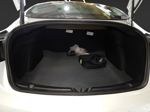 Used 2022 Tesla Model 3 Long Range AWD/4WD image 7