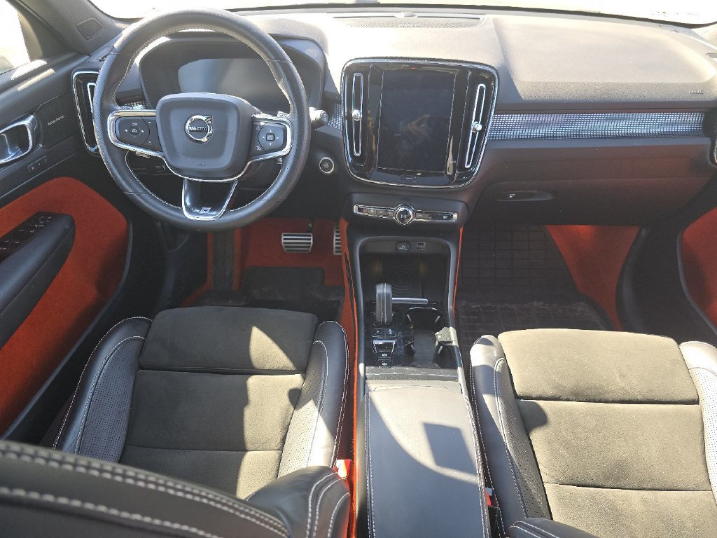 Used 2019 Volvo XC40 AWD T5 image 23