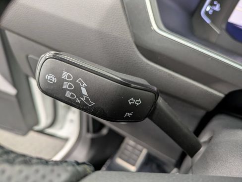 Used 2022 Volkswagen Tiguan SEL R-Line AWD/4WD image 18