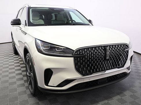 New 2026 Lincoln Aviator Reserve image 9