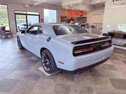 Used 2022 Dodge Challenger R/T Scat Pack image 4