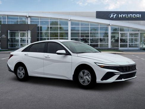 New 2026 Hyundai Elantra SE FWD image 10