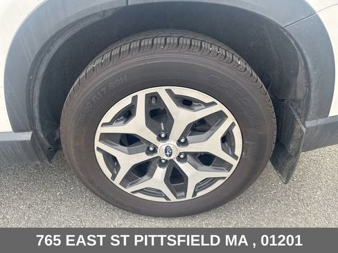 Used 2023 Subaru Forester Premium AWD/4WD image 28