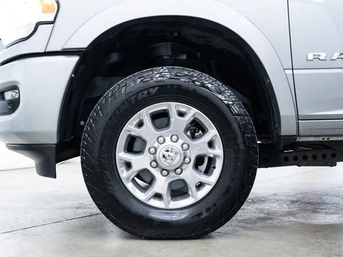 Used 2022 RAM 3500 Laramie AWD/4WD image 7