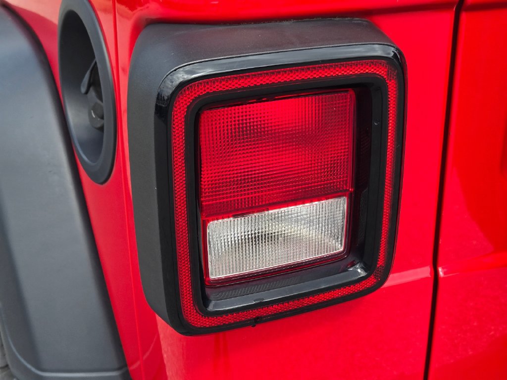 Used 2023 Jeep Wrangler Unlimited Sport AWD/4WD image 11