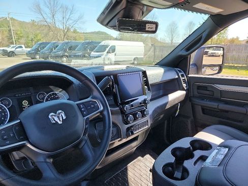 New 2026 RAM 5500 Tradesman AWD/4WD image 9