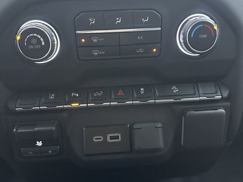 Used 2024 Chevrolet Silverado 2500 Custom w/ Custom Value Package image 16