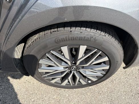 Used 2025 Nissan Altima 2.5 SV FWD image 12