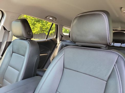 Used 2023 GMC Terrain SLT w/ LPO, Floor Liner Package AWD/4WD image 12