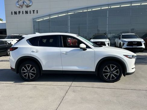 Used 2018 MAZDA CX-5 Touring w/ Preferred Equipment Package FWD image 6