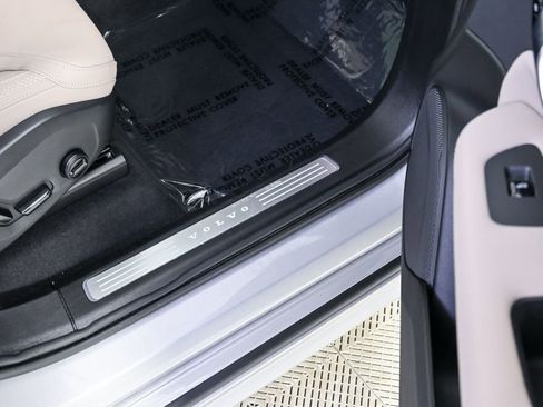 Used 2025 Volvo XC90 B5 Plus image 26