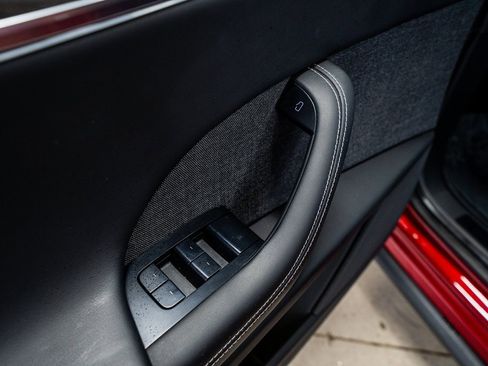 Used 2024 Tesla Model X image 32