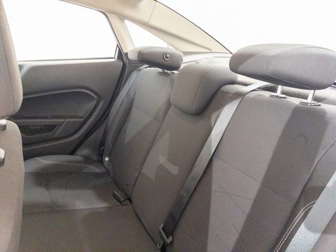 Used 2015 Ford Fiesta SE image 9