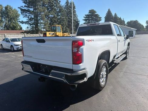 Used 2025 Chevrolet Silverado 3500 LT w/ Safety Package AWD/4WD image 6