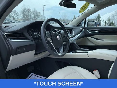 Used 2024 Buick Enclave Essence image 11