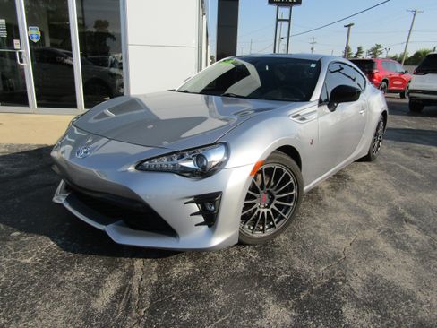 Used 2018 Toyota 86 image 1
