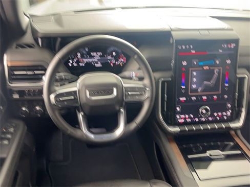 Used 2025 GMC Yukon Denali image 23
