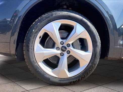 Used 2021 Audi Q5 Premium w/ Premium Plus Package AWD/4WD image 9
