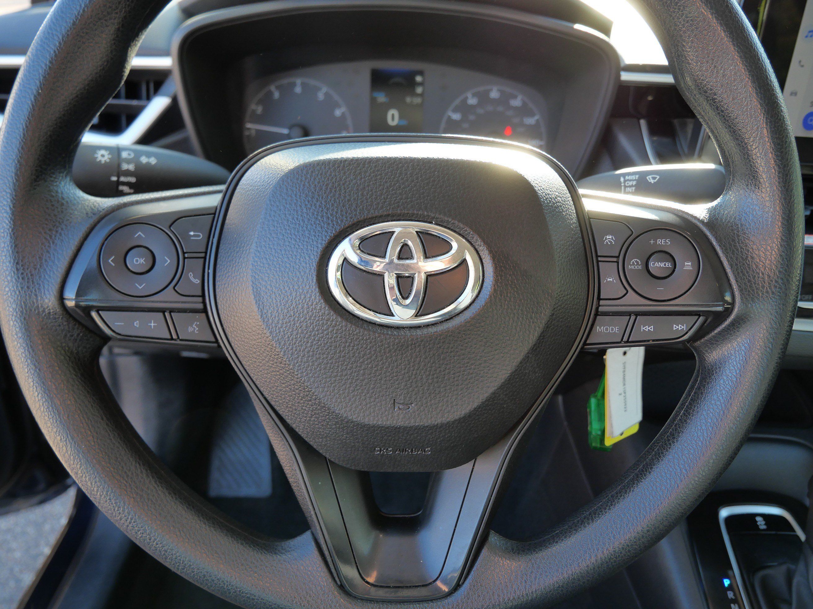 Certified 2025 Toyota Corolla LE FWD image 25