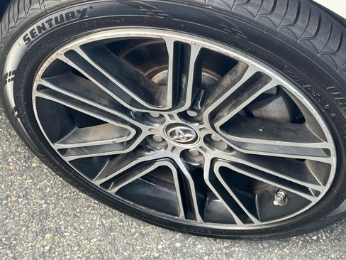 Used 2016 Toyota Camry SE image 12