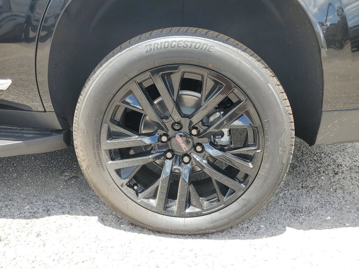 New 2026 GMC Yukon Denali RWD image 6