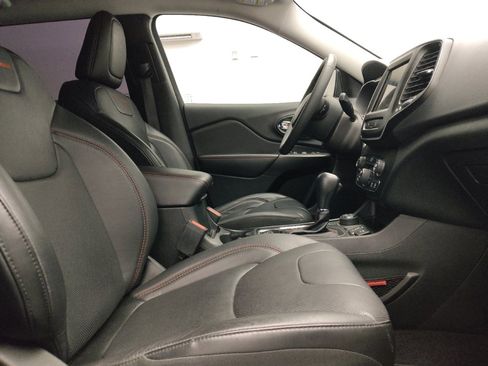 Used 2021 Jeep Cherokee Trailhawk w/ Technology Group image 21