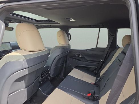 Used 2024 Lexus GX 550 AWD/4WD image 20