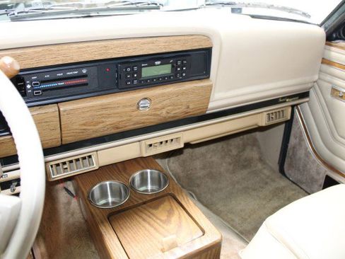 Used 1991 Jeep Grand Wagoneer 4X4 image 20