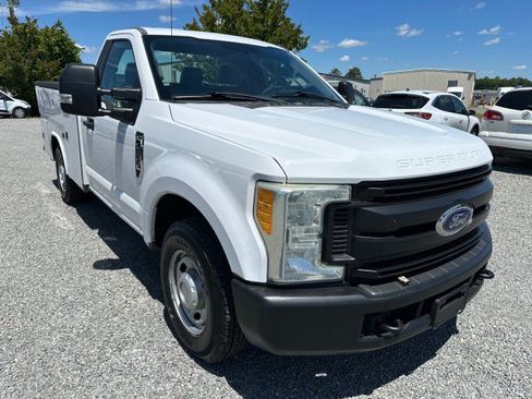 Used 2017 Ford F250 XL w/ Power Equipment Group RWD image 4