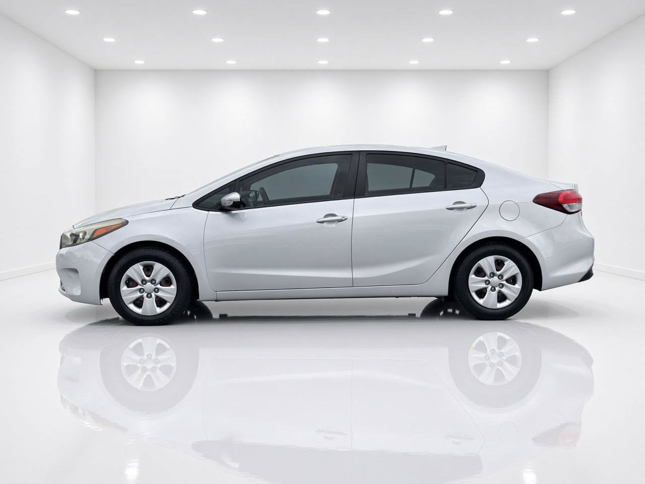 Used 2018 Kia Forte LX w/ LX Popular Package FWD image 2