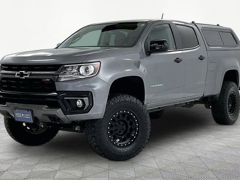 Used 2021 Chevrolet Colorado Z71 AWD/4WD image 3