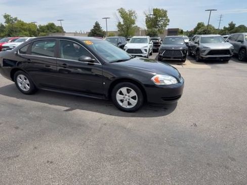 Used 2009 Chevrolet Impala LT FWD image 2