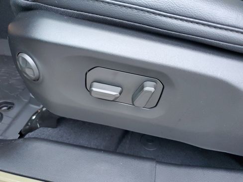 New 2025 Jeep Gladiator Sport image 19