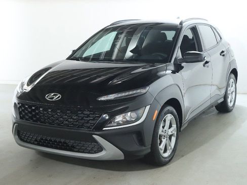 Used 2022 Hyundai Kona SEL image 3
