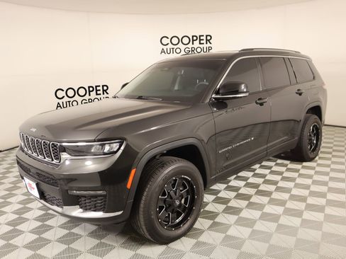 Used 2023 Jeep Grand Cherokee L Limited w/ Luxury Tech Group II image 11