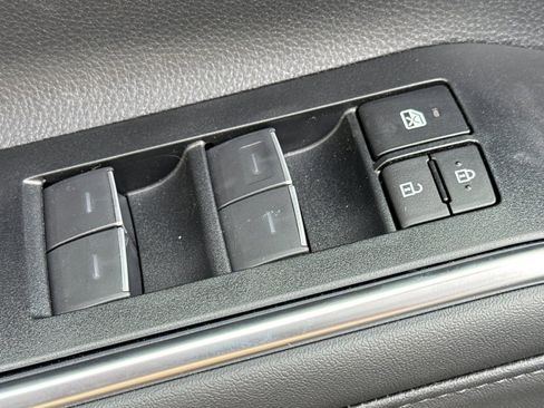 New 2026 Toyota Highlander Platinum AWD/4WD image 12